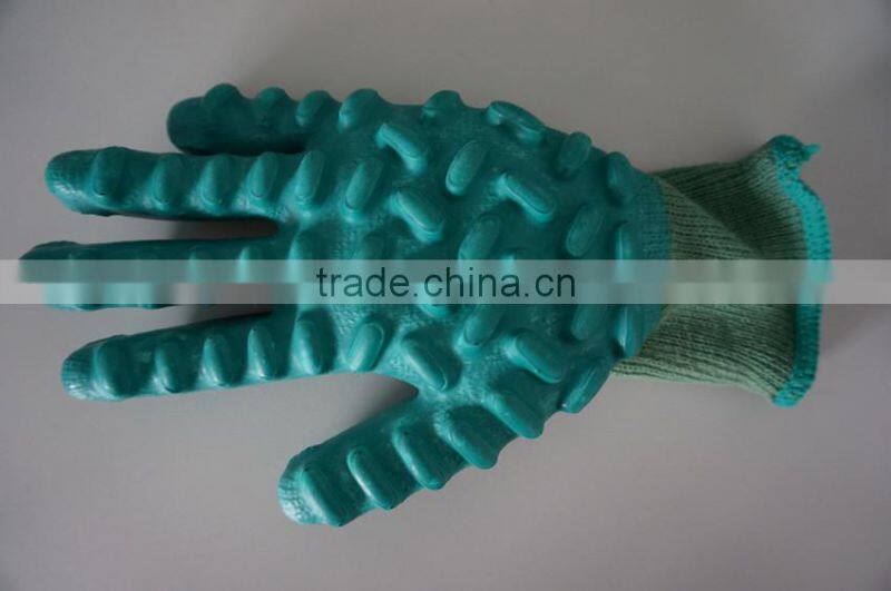 Anti-Vibration Cotton Shell with Latex Coated safety gloves at construction site