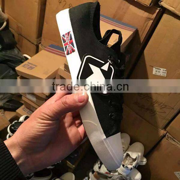 Trade Assurance Wholesale stock low price men canvas shoes high quality $1.5 dollar shoes