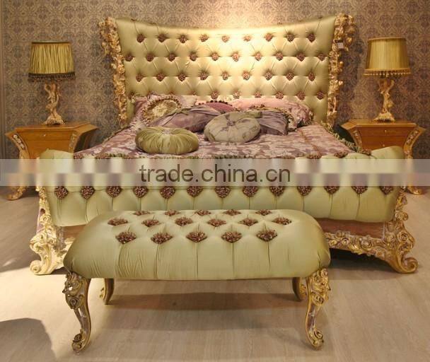 Italy Rose Carving Green Fabric Upholstered King Size Bed/ Baroque Style New Design Bedroom Furniture/Romatic Wooden Wedding Bed