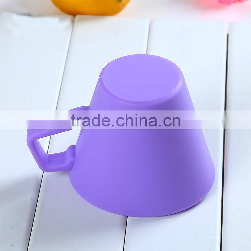 Best selling colorful silicone rubber drinking cup kids drinking cups