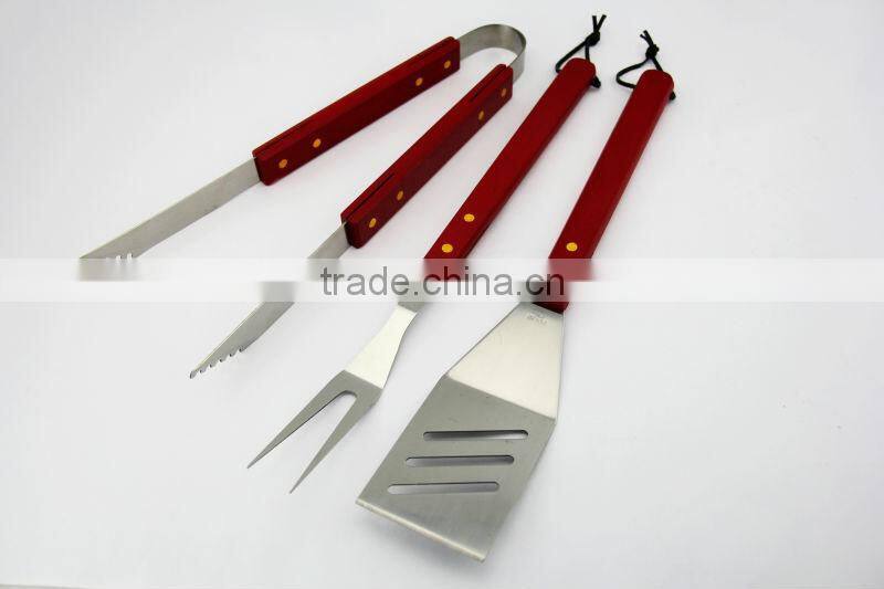 out door cooking ware grilling accessories 13inch long wood handle BBQ tool set in red