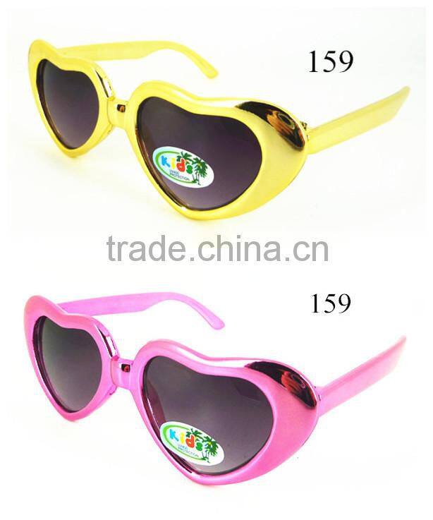 Wholesales Cheapest Simple Plastic Heart Shape Children's Sunglasses