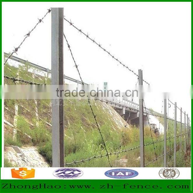 Hot dipped galvanized or PVC coated Barbed Wire Fencing farmland fence