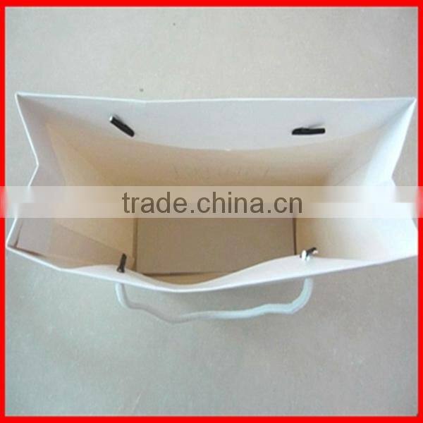White CMYK Silver Stamping Logo Gift Packaging paper Bag Wholesale