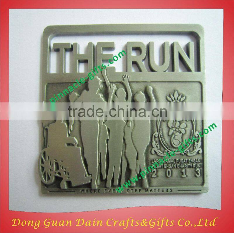 Custom Die-casting metal safety lapel pin star pin badge