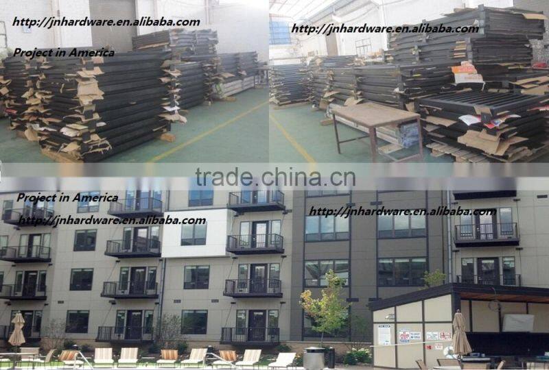 glass balcony railing