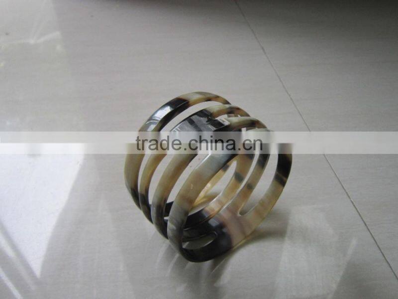 Natural color, very elegant item horn bracelet Vietnam