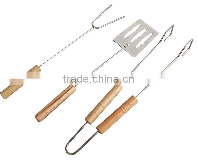 Wooden handle bbq tool set