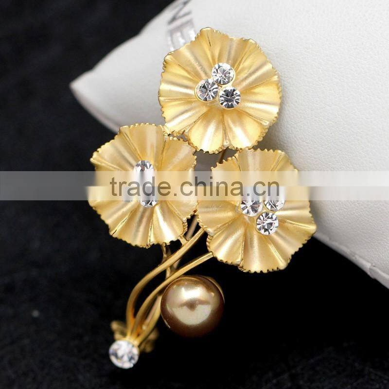 Wholesale women christmas brooch 2016 rhinstone snowflake christmas brooch for wedding
