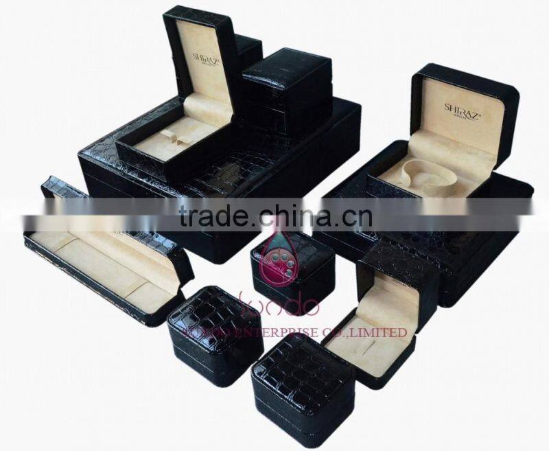 custom logo printed glossy black PU jeweley case