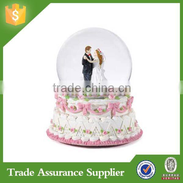 Latest Design Customized Resin Dolphin Snow Globe