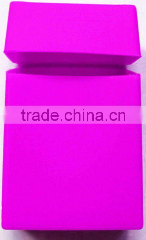Food grade silicone cigarette pack cover
