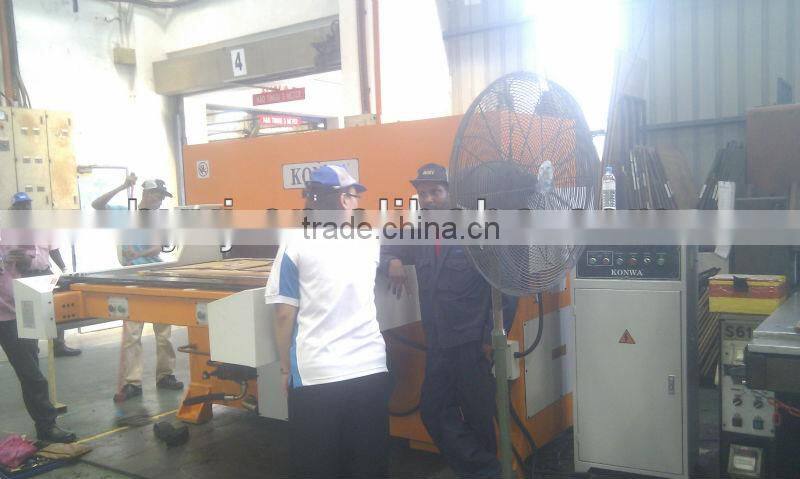 200T Auto-Feeding Precise Four-column Hydraulic Plane Cutting Machine/Die Cutting Machine/Mould Cutting Machine PLC CONTROL