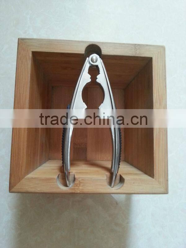 2014 New design promotional new nut cracker, high quality