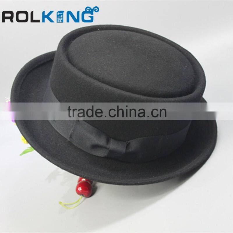 Fashion brown felt pork pie hat with black band