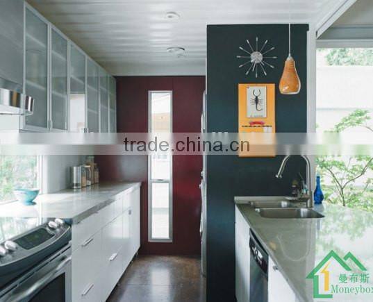 Luxuriously decorated single storey villas with parking lots
