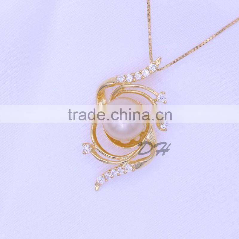 2016 New Arrival Factory Price Golden Pearl Pendant With Necklace