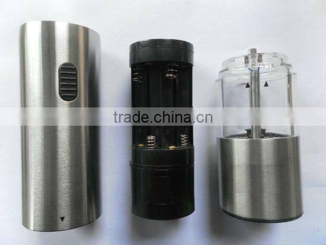 Electric salt and pepper grinder