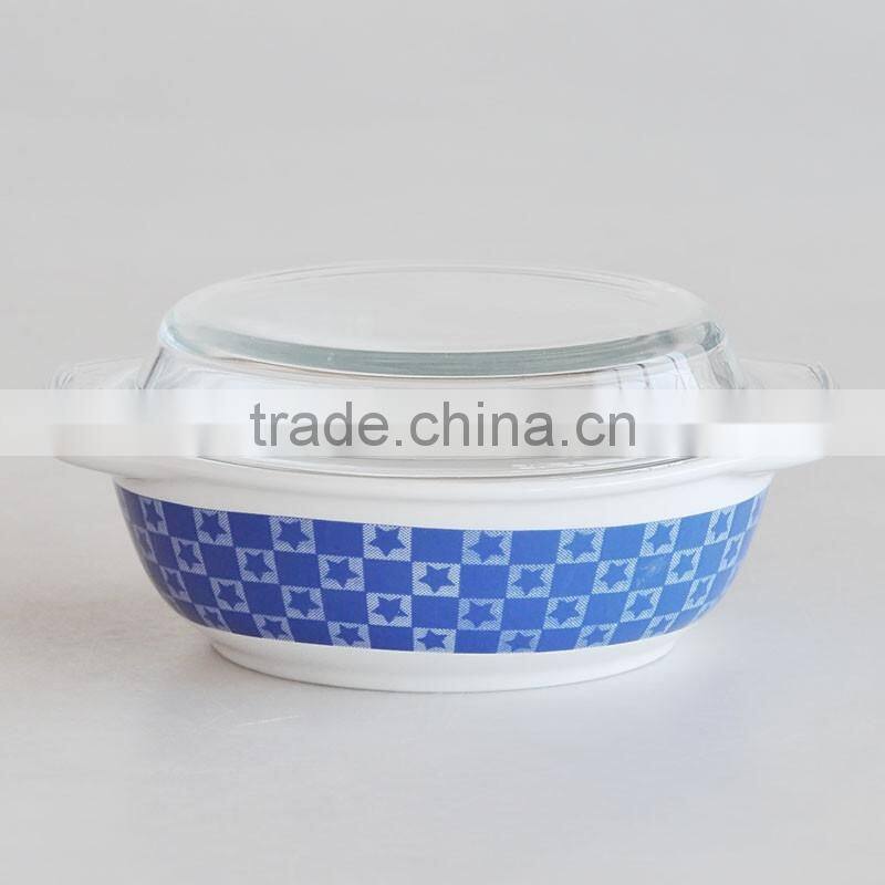 2-tone solid color stoneware soup bowl with glass lid
