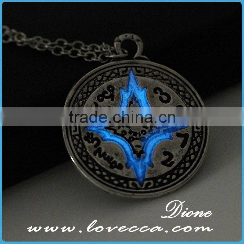 European Hot Sale beautiful glow in the dark necklace heart pendants