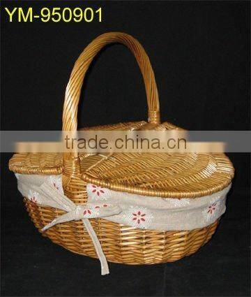 oval wicker picnic basket with lid and handle,home decoration
