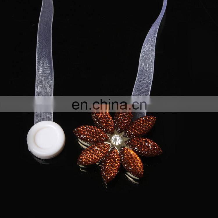 heart-shaped plastic magnet curtain buckle