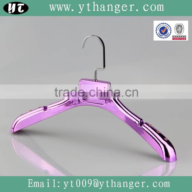 HA6832 plastic notched non slip hanger electroplated coat hanger