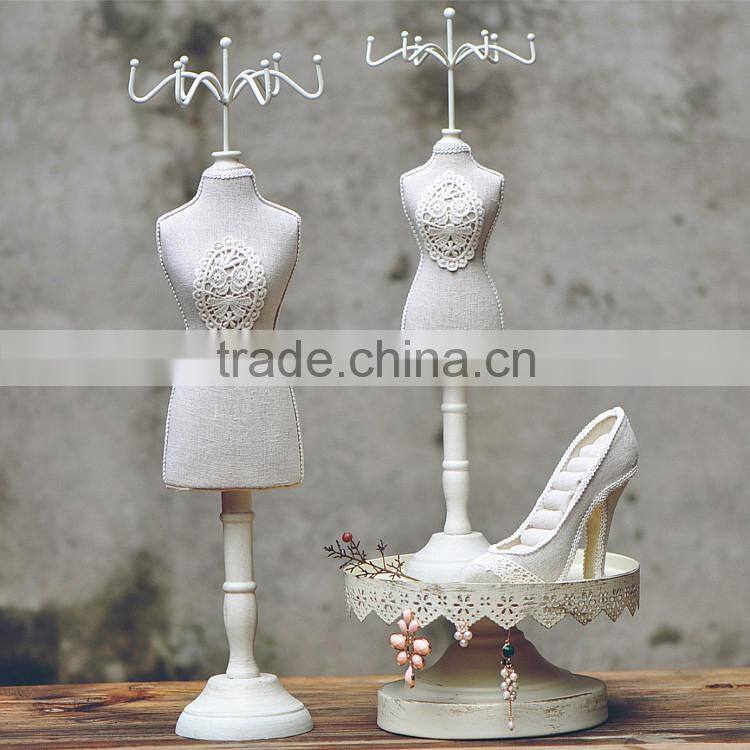 Custom New Design Luxury Resin Mannequin Body Jewelry Holder Display for Necklace Pendant S1319