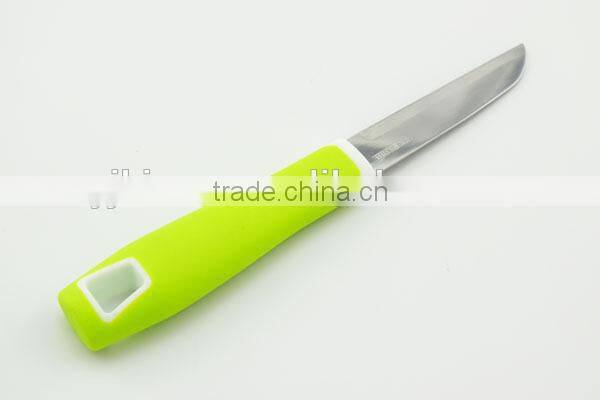 Lightweight stainless steel paring knife with plastic handle