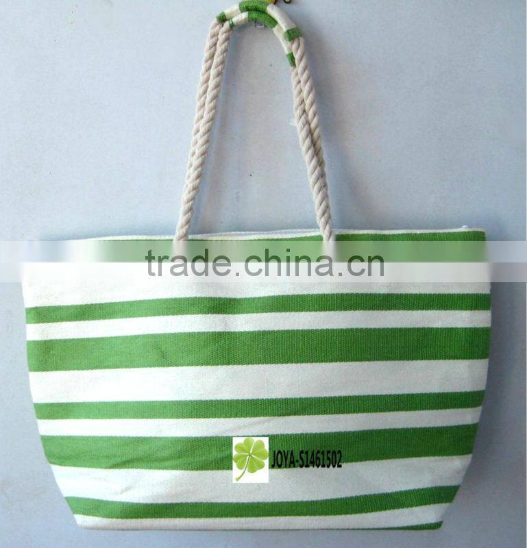 Handmade natural seagrass straw tote bag