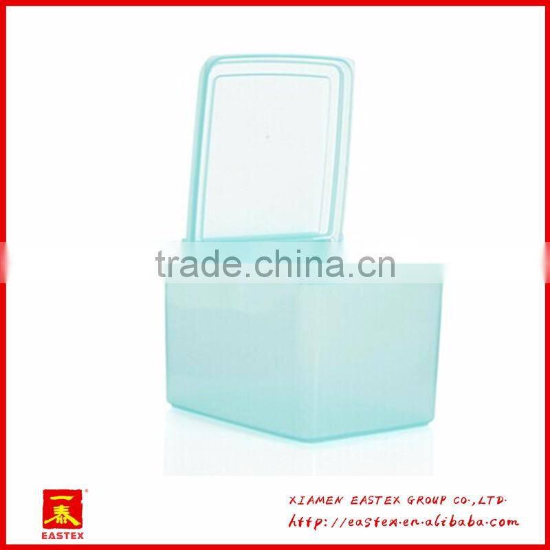 Superimposed flip-open cover food crisper