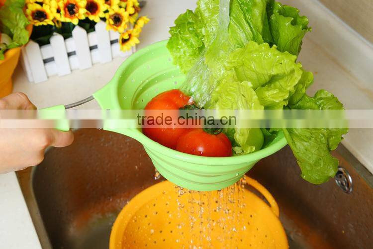 Silicone folding kitchenware colander with handle