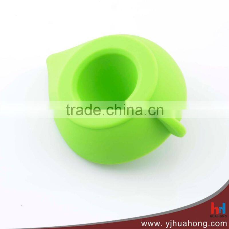 Fashion Eco- friendly Lemon Fruit Hand Squeezer Juicer
