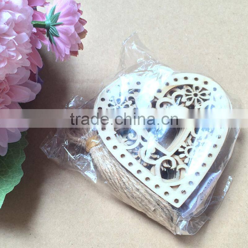 Factory Direct Sale Decoration Wood Heart Shape With Holes Crafts