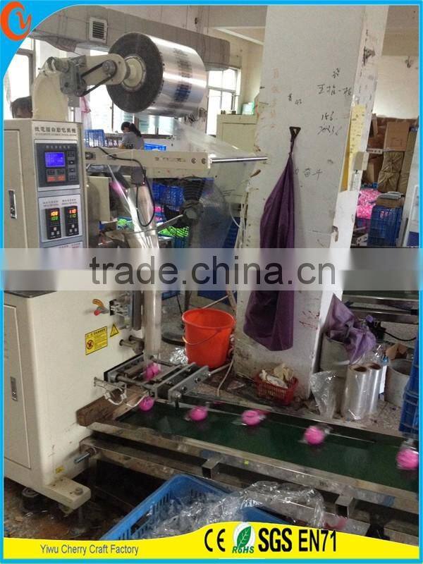 Hot Selling High Quality Novelty Design Emoji with Flying Kiss Face Splat Ball Toy