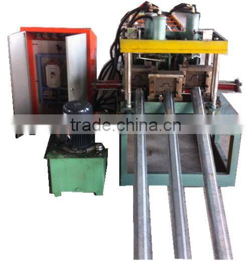 High speed metal hat roll forming machine
