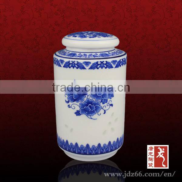 Jingdezhen blue and white rice pattern ceramic coffee can