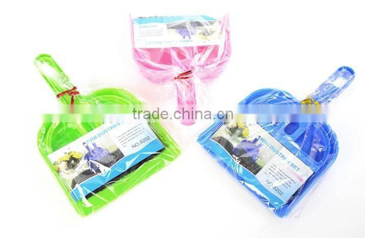 modle3880 R shape mini desktop cleaning brush,computer keyboard brush broom and dustpan clean brush kit