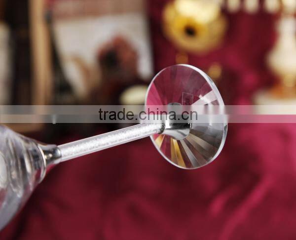 Globet champagne glass with metal and crystal rhinestone element