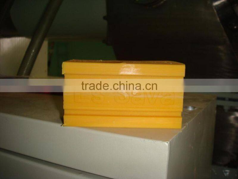 Electronic laundry soap cutting machine