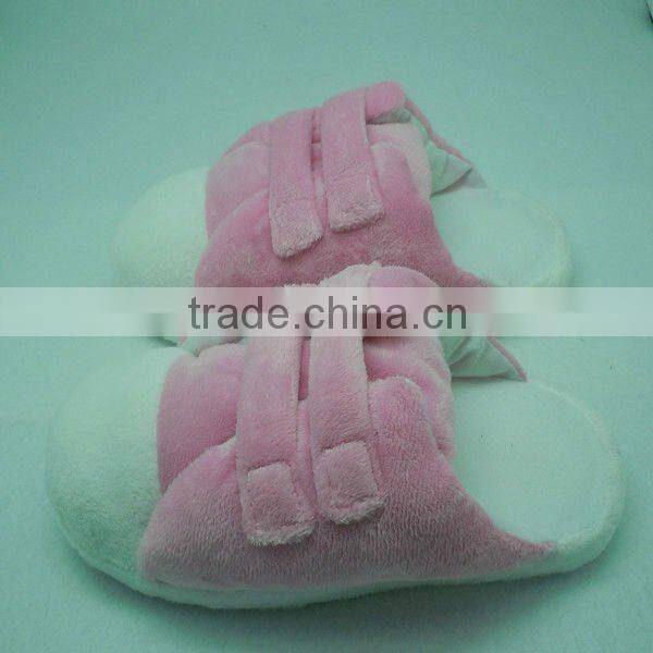 Comfortable convenient plush cheap indoor soccer shoes