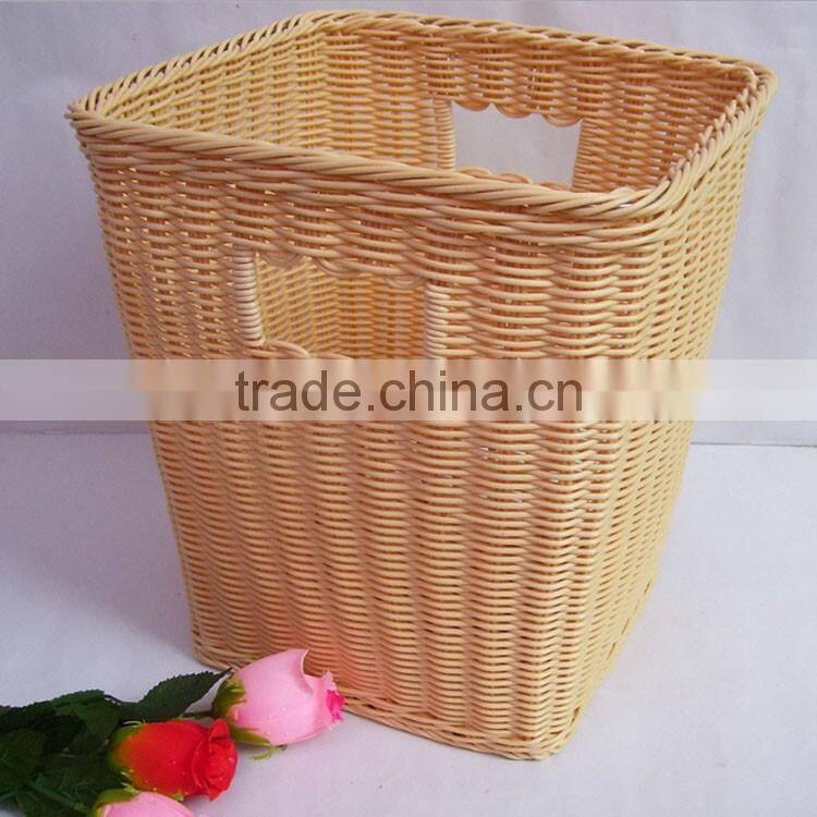 Custom wholesale waterproof plastic hand woven laundry baskets in bulk