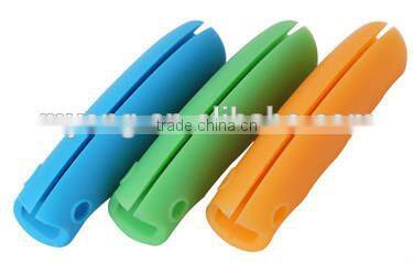 FDA / LFGB food grade detachable silicone bag holder handle / silicone shopping bag handle