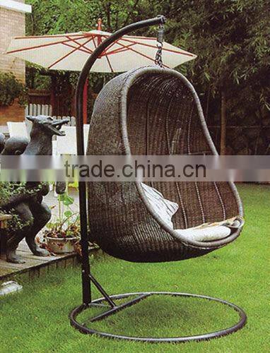 2016 ALL-weather outdoor pe rattan hanging egg shaped swing chair