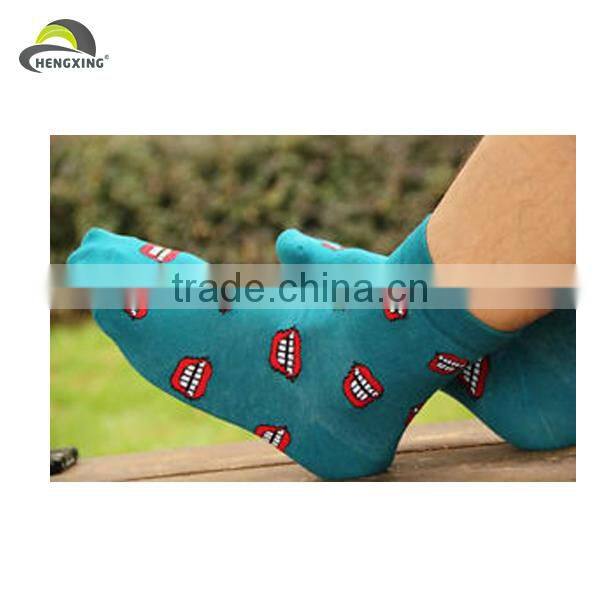 Cheap wholesale new design sport socks