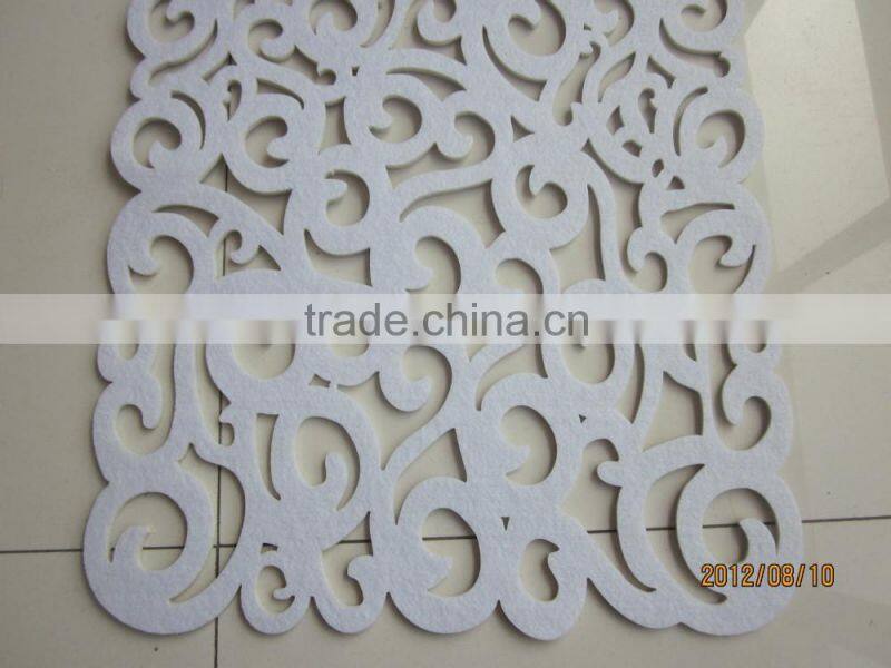 Round loop felt runner decoration