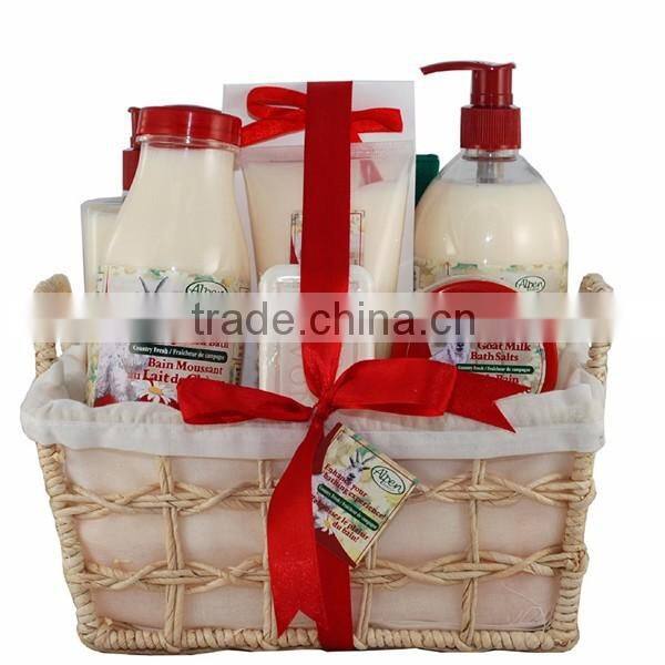 Own design label bath and body gift packing set basket