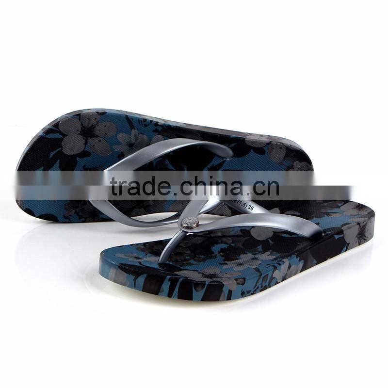 2016 attractive design sliver PVC upper women EVA low heel beach nude slippers