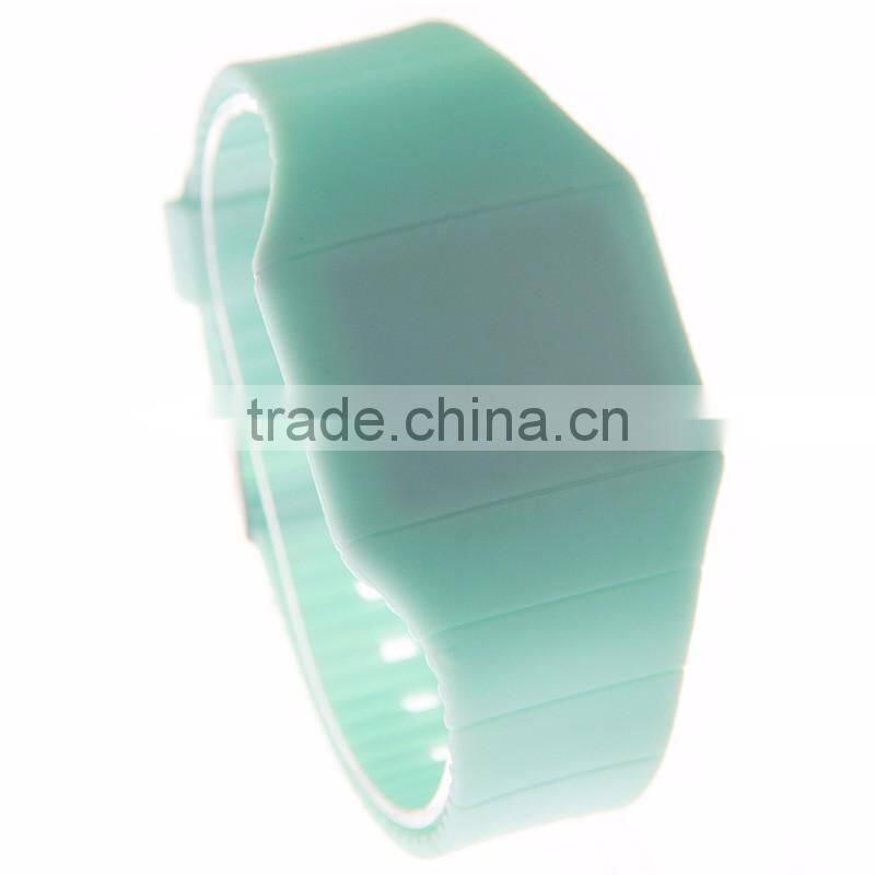 Very Low Price Low MOQ LED Silicone Electronic Girl and Boy Untra-thin Touch Screen Gift Wrist Watch