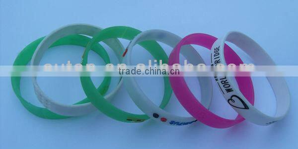 Custom Wholesale Silicone Rubber Bracelet in Various Design